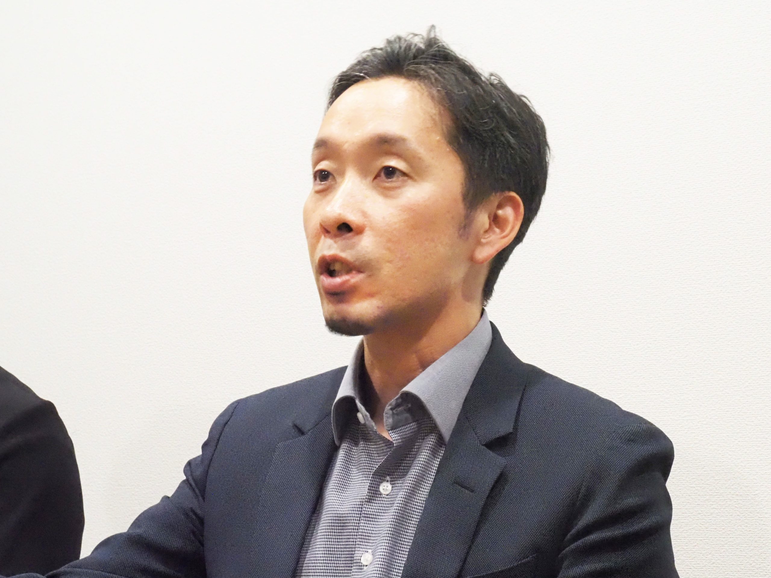 個別インタビュー