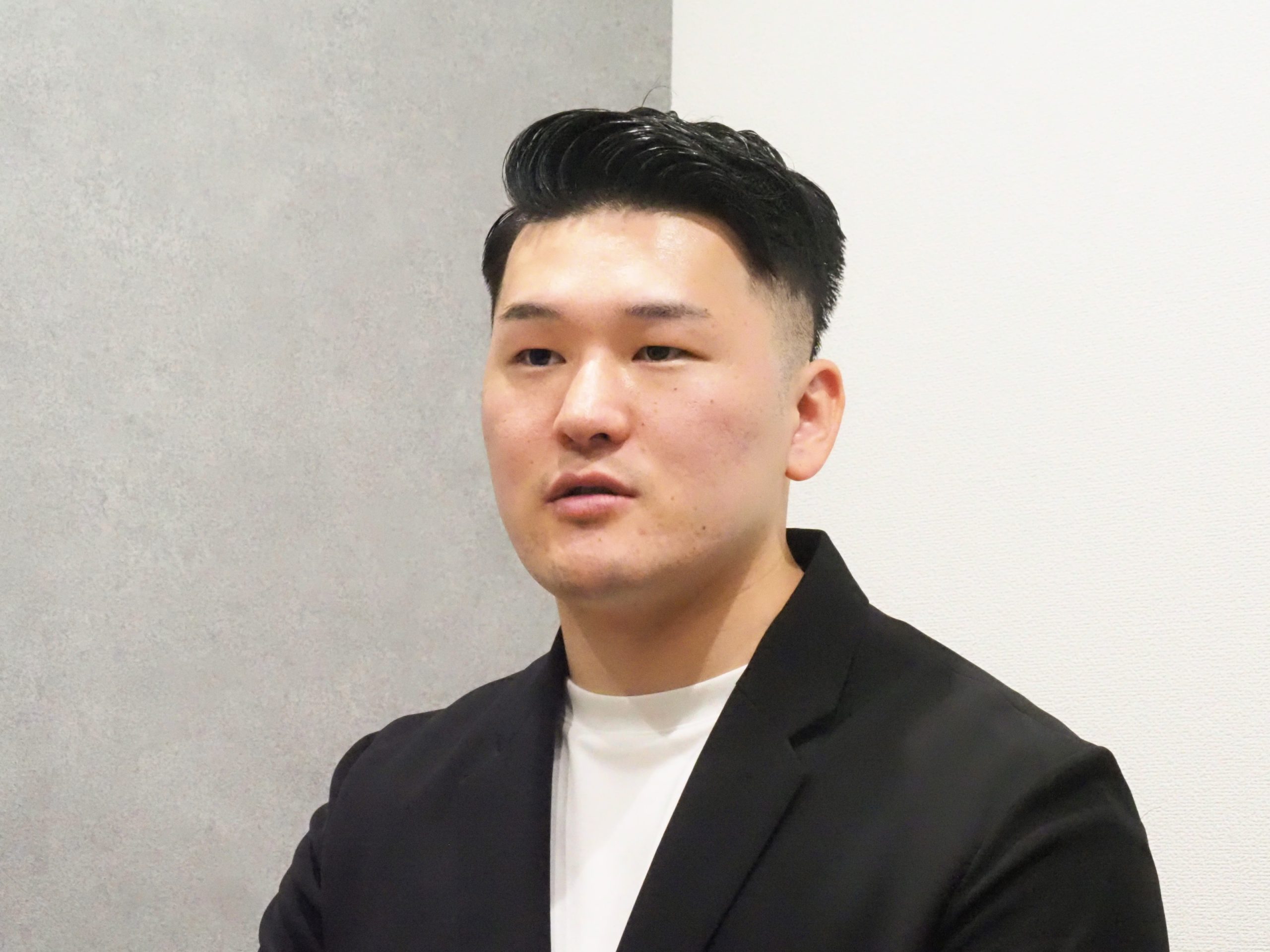 個別インタビュー