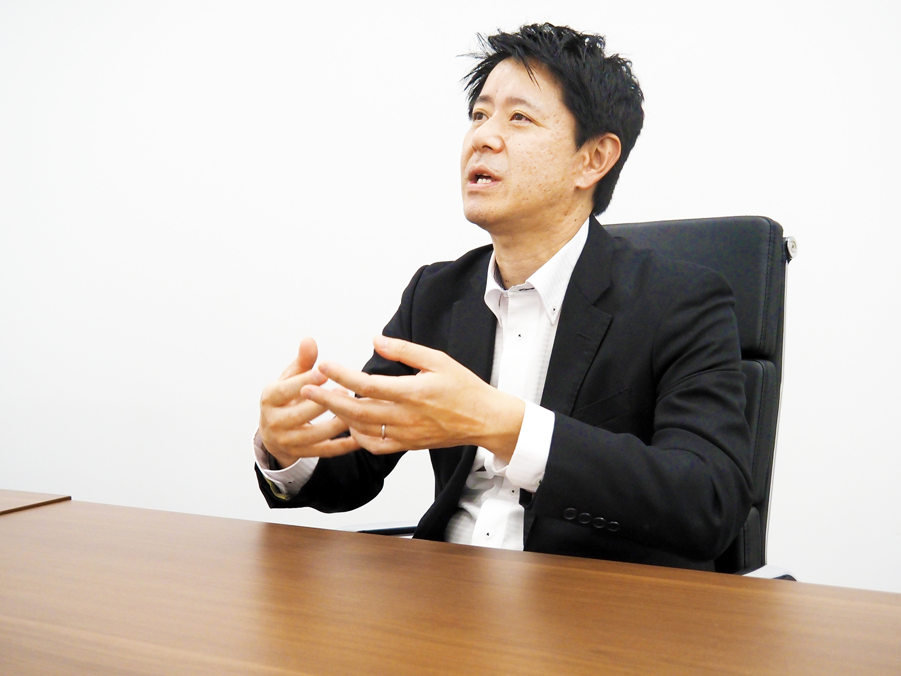 個別インタビュー