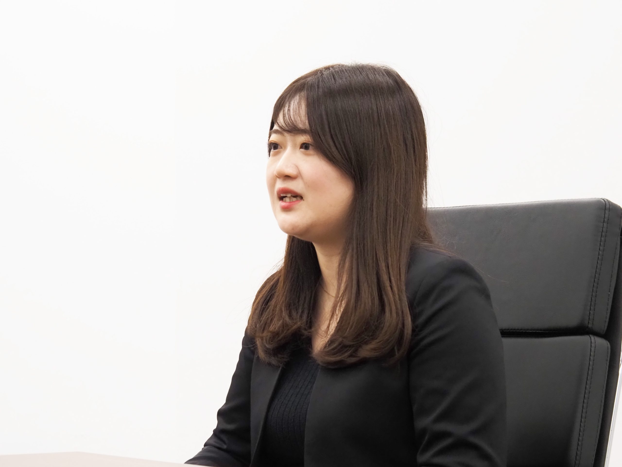 個別インタビュー