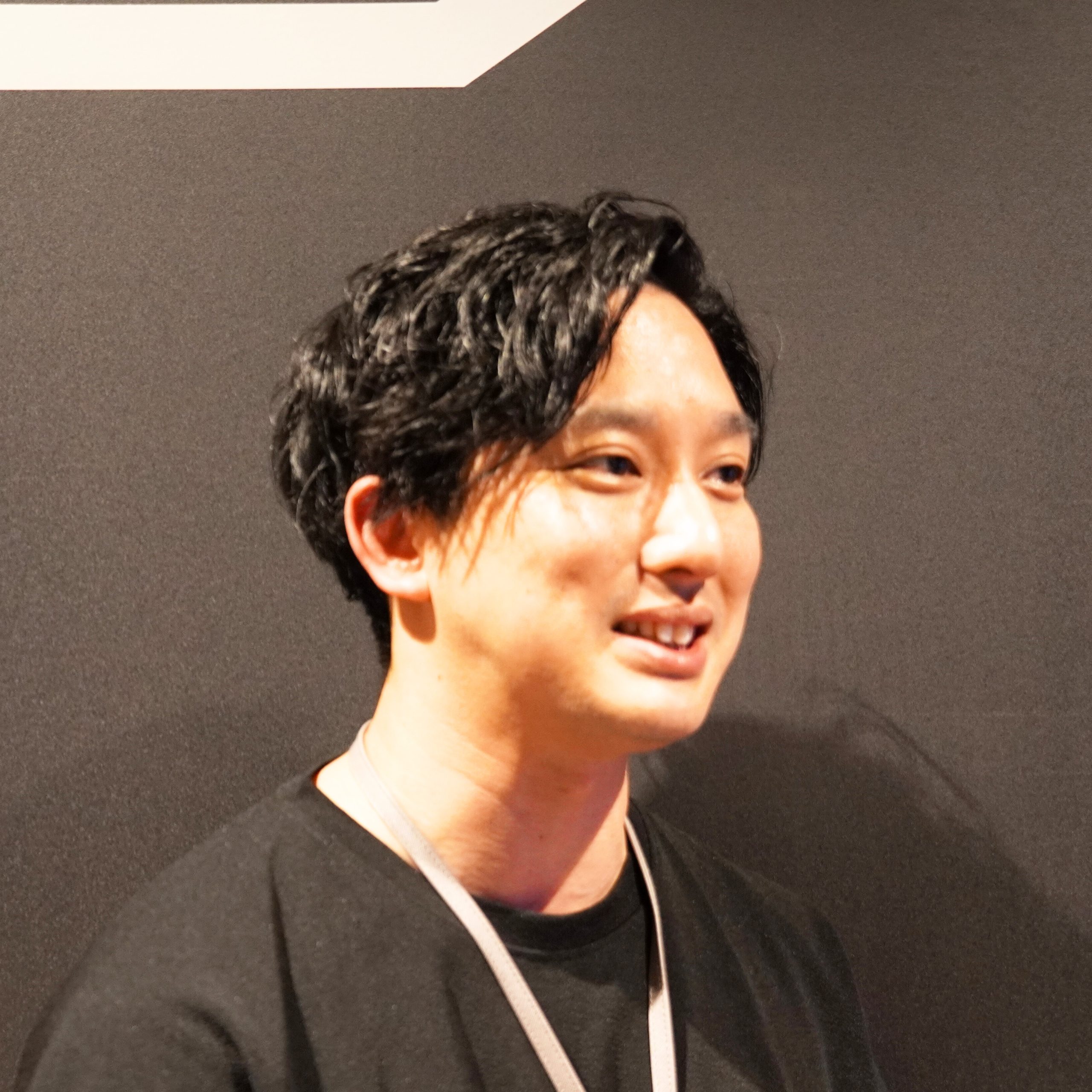 個別インタビュー